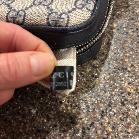 Authentic Gucci Handbag/Crossbody - Picture 6 of 7